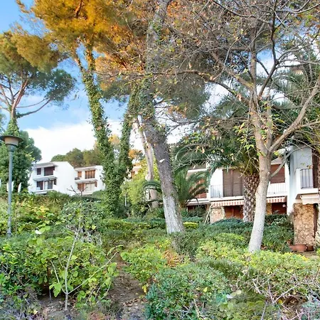Sleeps 4 With Pool And Wifi Llafranc
